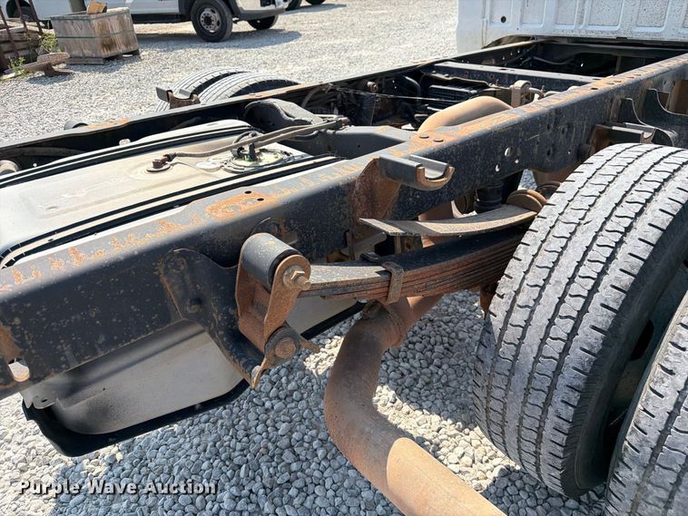 image for item DZ4711 2011 Ford F350 Super Duty Ext. Cab pickup truck cab and chassis