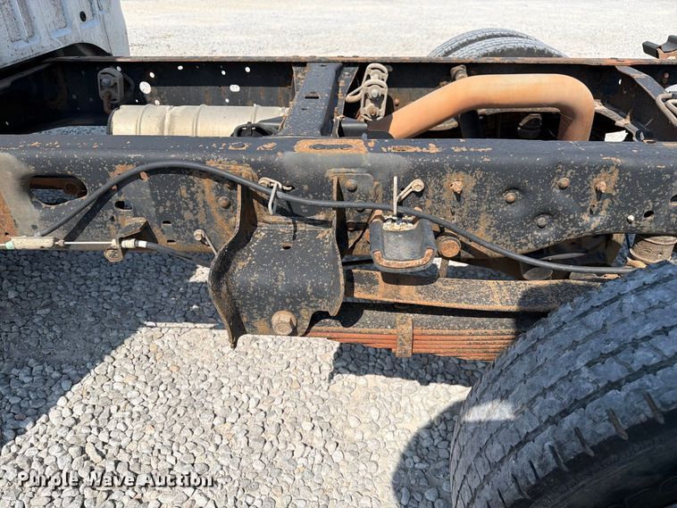 image for item DZ4711 2011 Ford F350 Super Duty Ext. Cab pickup truck cab and chassis