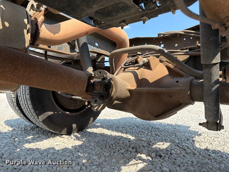 image for item DZ4711 2011 Ford F350 Super Duty Ext. Cab pickup truck cab and chassis