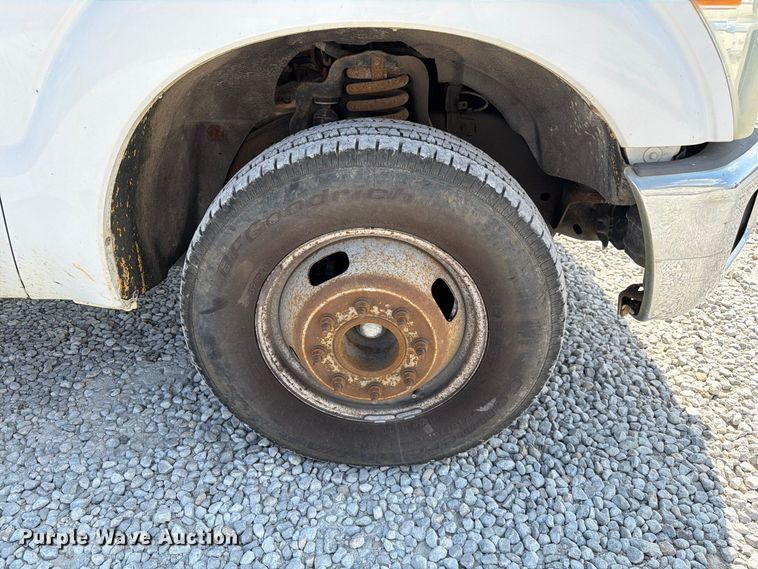 image for item DZ4711 2011 Ford F350 Super Duty Ext. Cab pickup truck cab and chassis