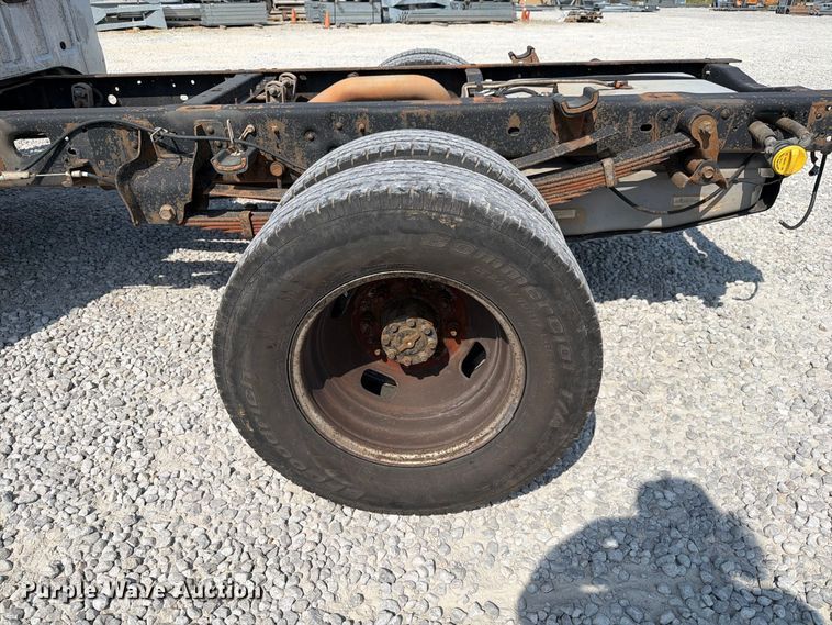 image for item DZ4711 2011 Ford F350 Super Duty Ext. Cab pickup truck cab and chassis