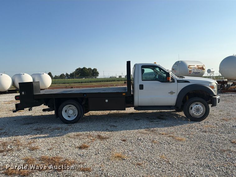 image for item DZ4719 2015 Ford F550 Super Duty XL flatbed truck