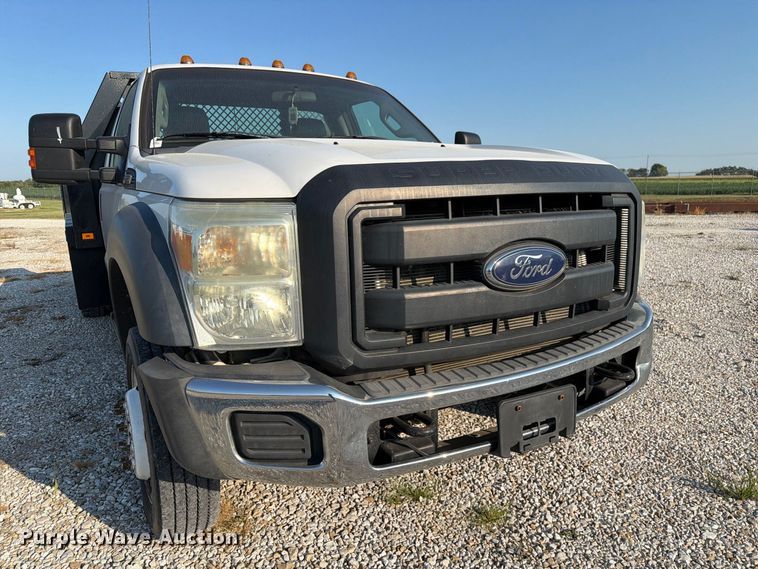 image for item DZ4719 2015 Ford F550 Super Duty XL flatbed truck