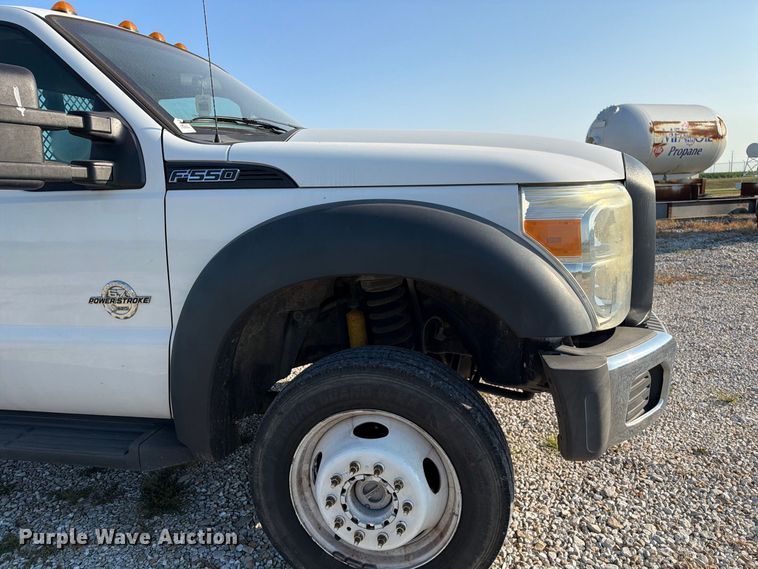 image for item DZ4719 2015 Ford F550 Super Duty XL flatbed truck
