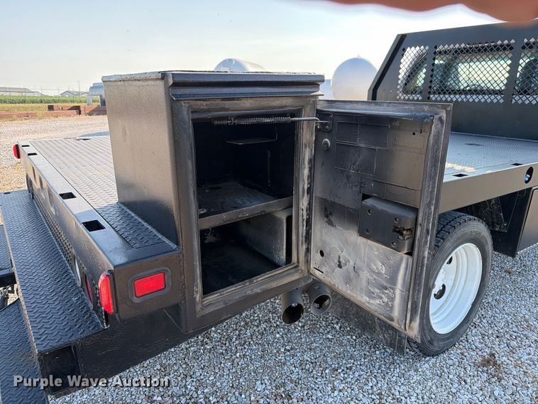 image for item DZ4719 2015 Ford F550 Super Duty XL flatbed truck