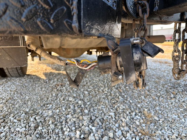 image for item DZ4719 2015 Ford F550 Super Duty XL flatbed truck