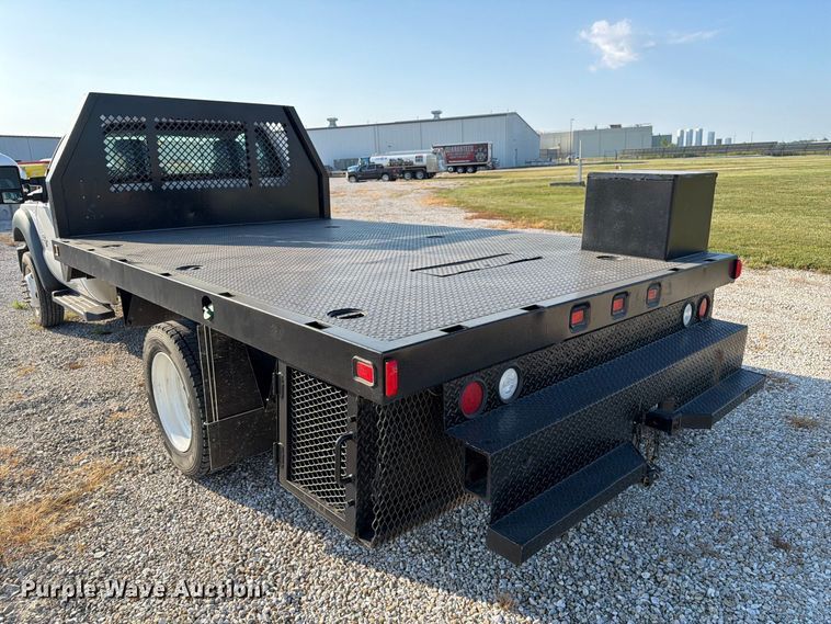 image for item DZ4719 2015 Ford F550 Super Duty XL flatbed truck