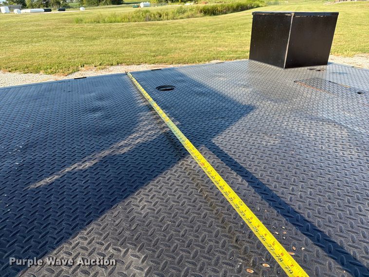 image for item DZ4719 2015 Ford F550 Super Duty XL flatbed truck