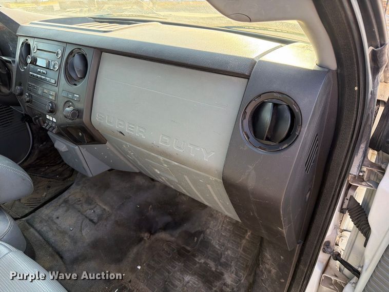 image for item DZ4719 2015 Ford F550 Super Duty XL flatbed truck