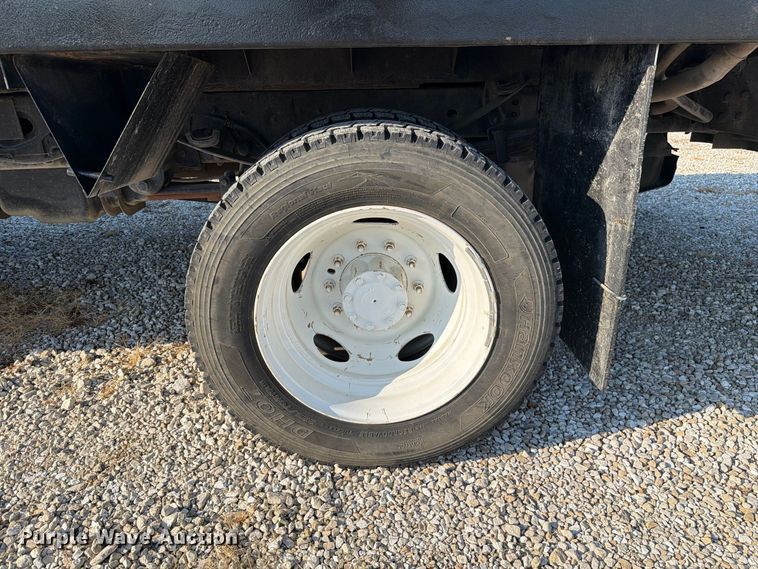 image for item DZ4719 2015 Ford F550 Super Duty XL flatbed truck