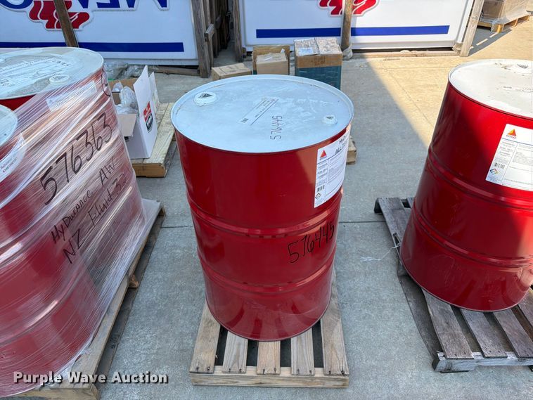 image for item DZ4722 (9) barrels of oil