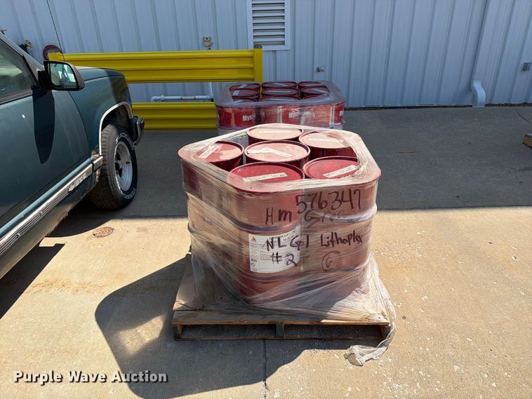 image for item DZ4729 (15) barrels of grease