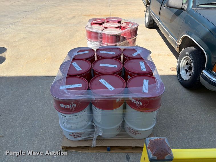 image for item DZ4729 (15) barrels of grease
