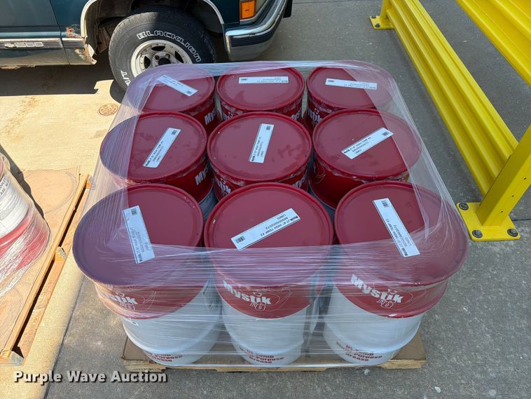 image for item DZ4729 (15) barrels of grease