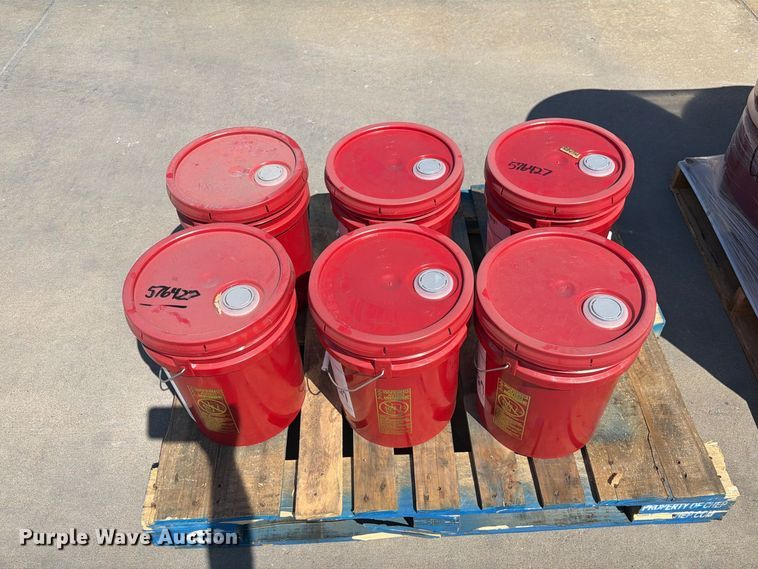 image for item DZ4731 CompressorGard compressor oil