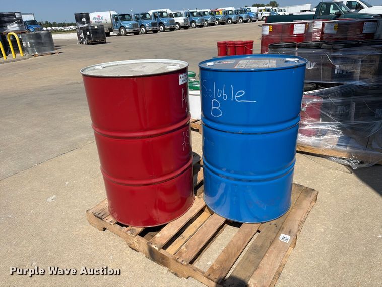 image for item DZ4733 (2) barrels of oil