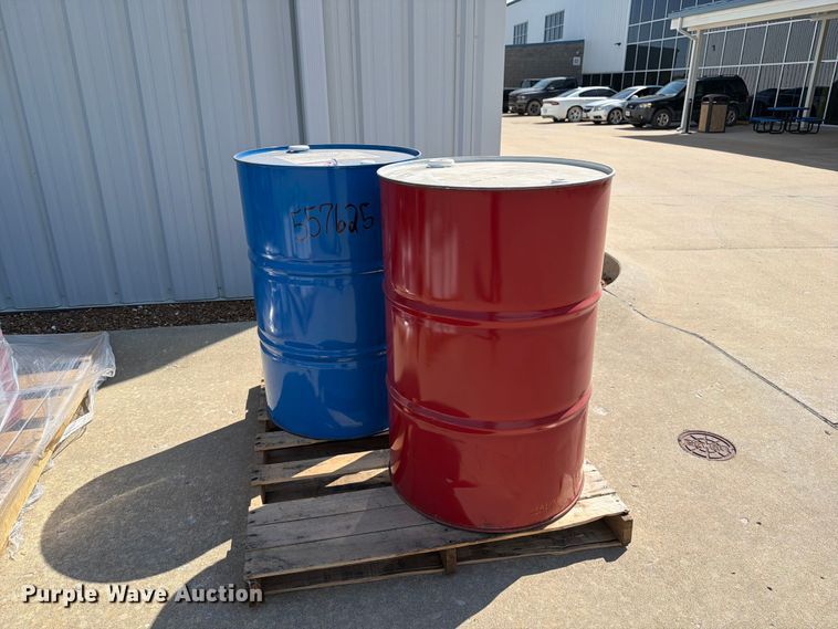 image for item DZ4733 (2) barrels of oil