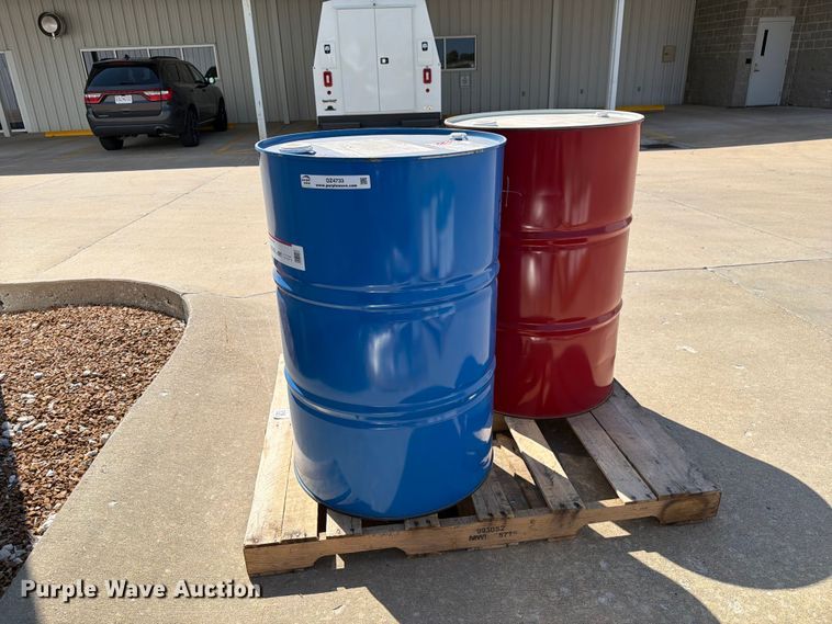 image for item DZ4733 (2) barrels of oil