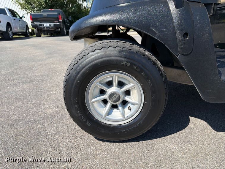 image for item DZ4738 2006 Club Car Precedent IQ golf cart