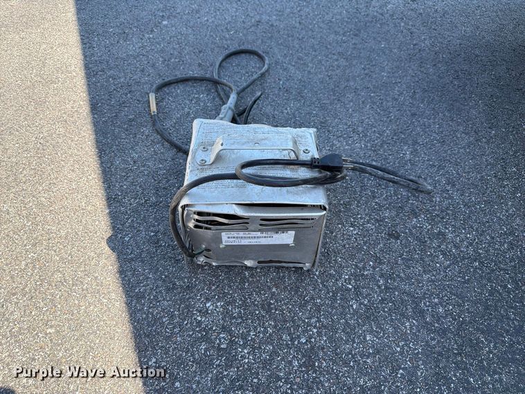 image for item DZ4738 2006 Club Car Precedent IQ golf cart
