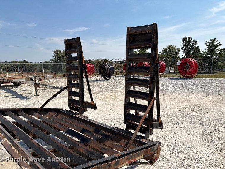image for item DZ4755 2007 Trailerman equipment trailer