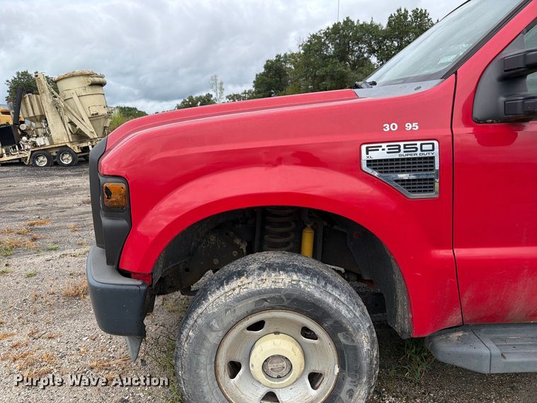 image for item DZ4783 2009 Ford F350 Super Duty XL Ext. Cab pickup truck