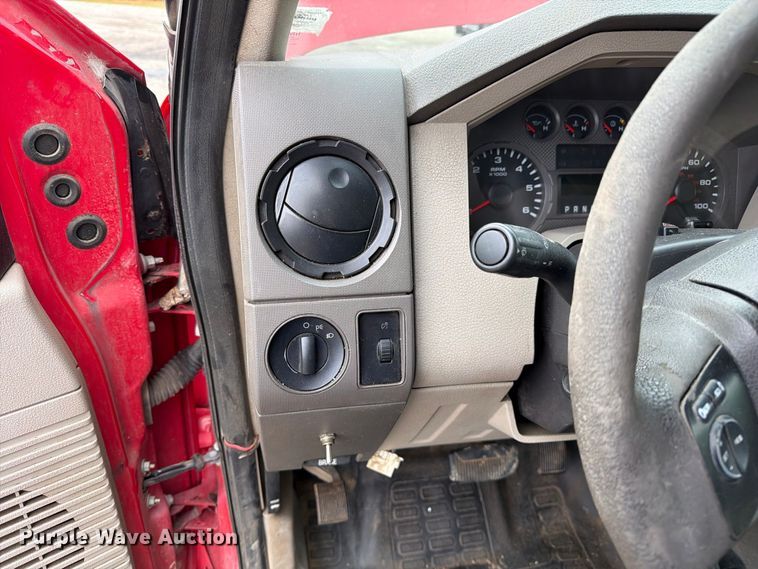 image for item DZ4783 2009 Ford F350 Super Duty XL Ext. Cab pickup truck