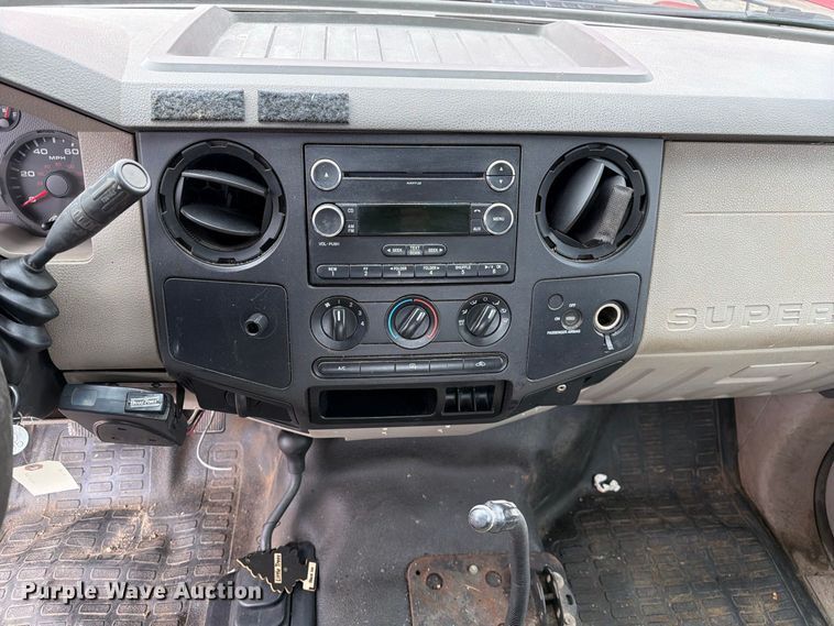 image for item DZ4783 2009 Ford F350 Super Duty XL Ext. Cab pickup truck