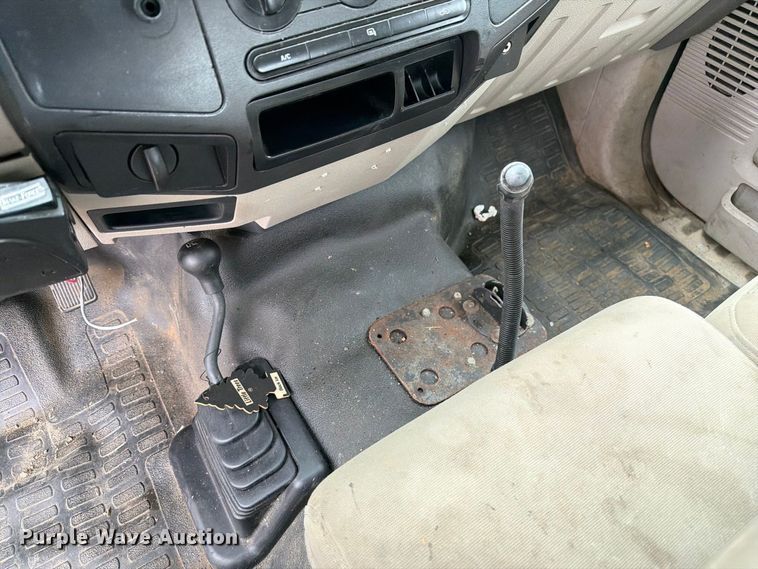 image for item DZ4783 2009 Ford F350 Super Duty XL Ext. Cab pickup truck
