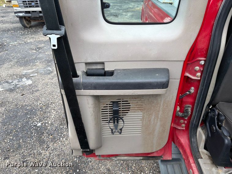 image for item DZ4783 2009 Ford F350 Super Duty XL Ext. Cab pickup truck