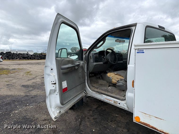 image for item DZ4784 2007 Ford F450 Super Duty XL utility / service truck
