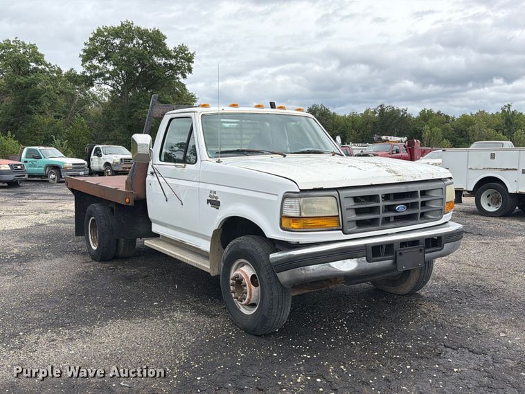 image for item DZ4785 1995 Ford F450 Super Duty flatbed truck