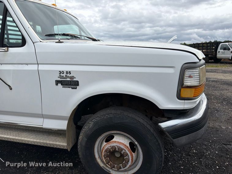 image for item DZ4785 1995 Ford F450 Super Duty flatbed truck