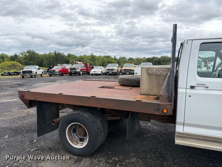 image for item DZ4785 1995 Ford F450 Super Duty flatbed truck