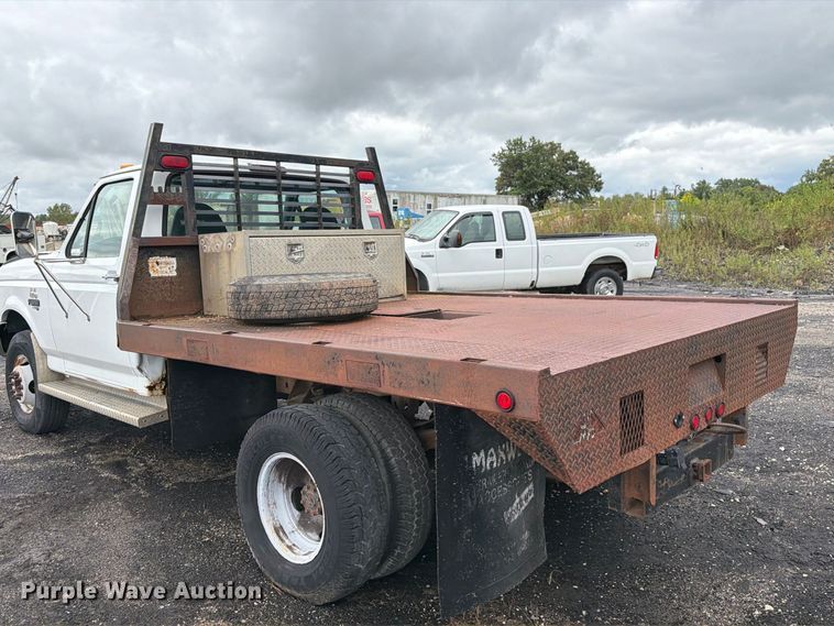 image for item DZ4785 1995 Ford F450 Super Duty flatbed truck