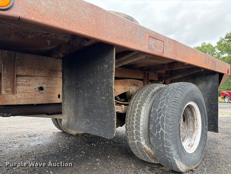 image for item DZ4785 1995 Ford F450 Super Duty flatbed truck