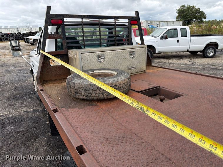 image for item DZ4785 1995 Ford F450 Super Duty flatbed truck