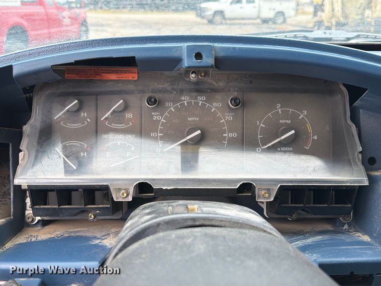 image for item DZ4785 1995 Ford F450 Super Duty flatbed truck