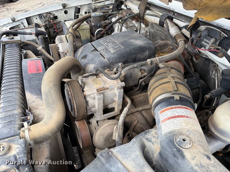 image for item DZ4785 1995 Ford F450 Super Duty flatbed truck
