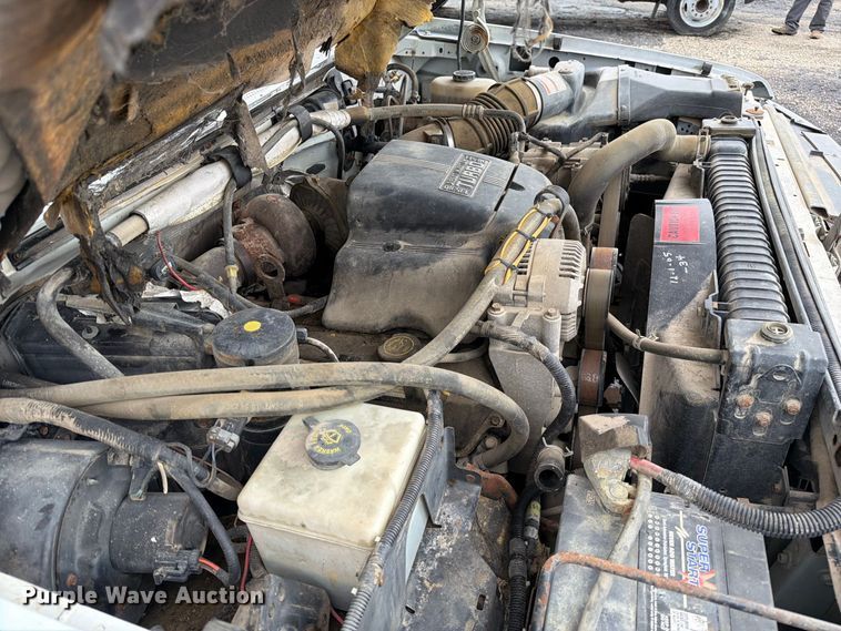 image for item DZ4785 1995 Ford F450 Super Duty flatbed truck