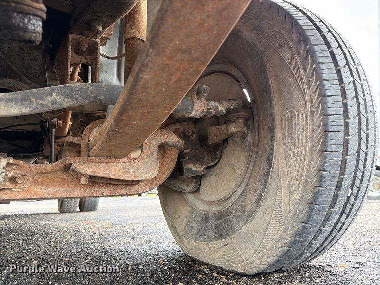 image for item DZ4785 1995 Ford F450 Super Duty flatbed truck
