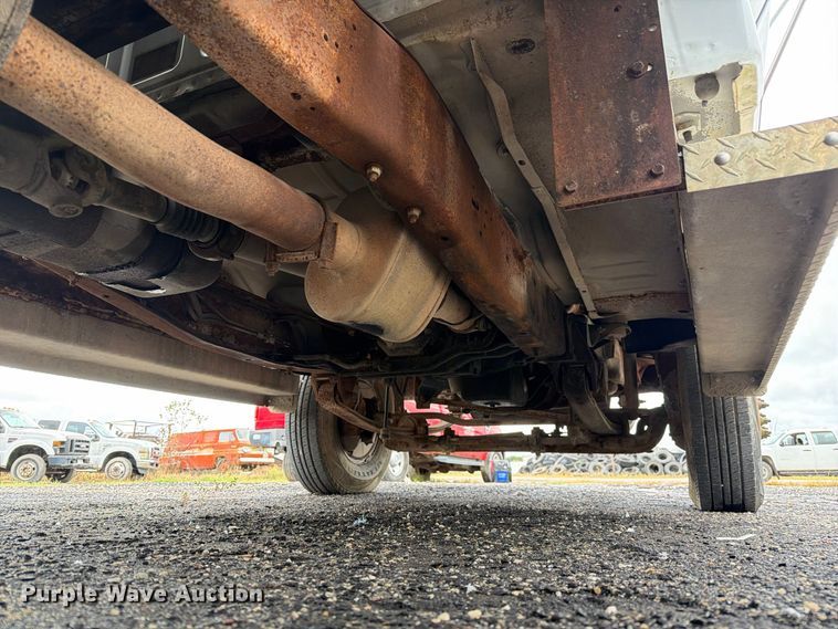 image for item DZ4785 1995 Ford F450 Super Duty flatbed truck