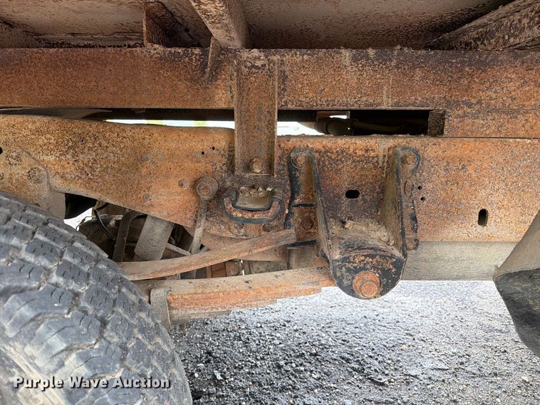 image for item DZ4785 1995 Ford F450 Super Duty flatbed truck