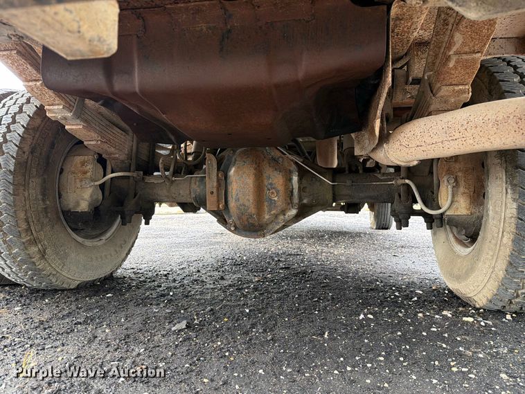 image for item DZ4785 1995 Ford F450 Super Duty flatbed truck