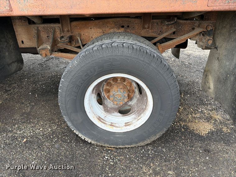 image for item DZ4785 1995 Ford F450 Super Duty flatbed truck