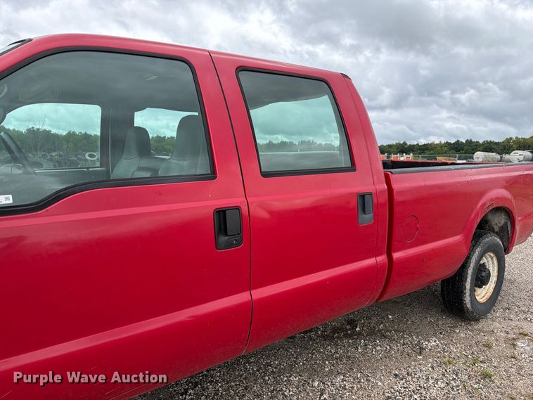 image for item DZ4786 2004 Ford F250 Super Duty Crew Cab pickup truck