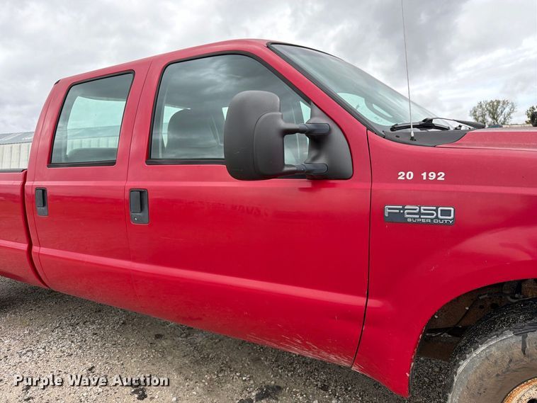 image for item DZ4786 2004 Ford F250 Super Duty Crew Cab pickup truck
