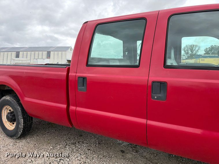 image for item DZ4786 2004 Ford F250 Super Duty Crew Cab pickup truck