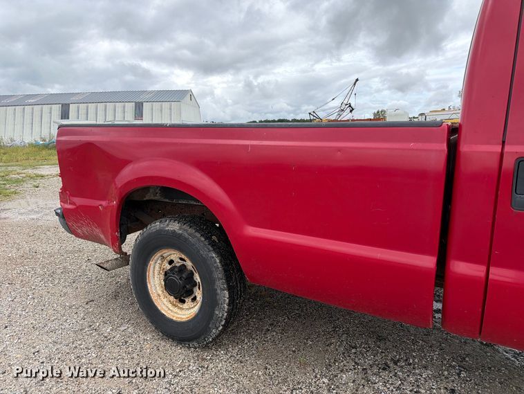 image for item DZ4786 2004 Ford F250 Super Duty Crew Cab pickup truck