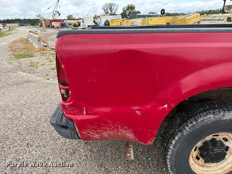 image for item DZ4786 2004 Ford F250 Super Duty Crew Cab pickup truck
